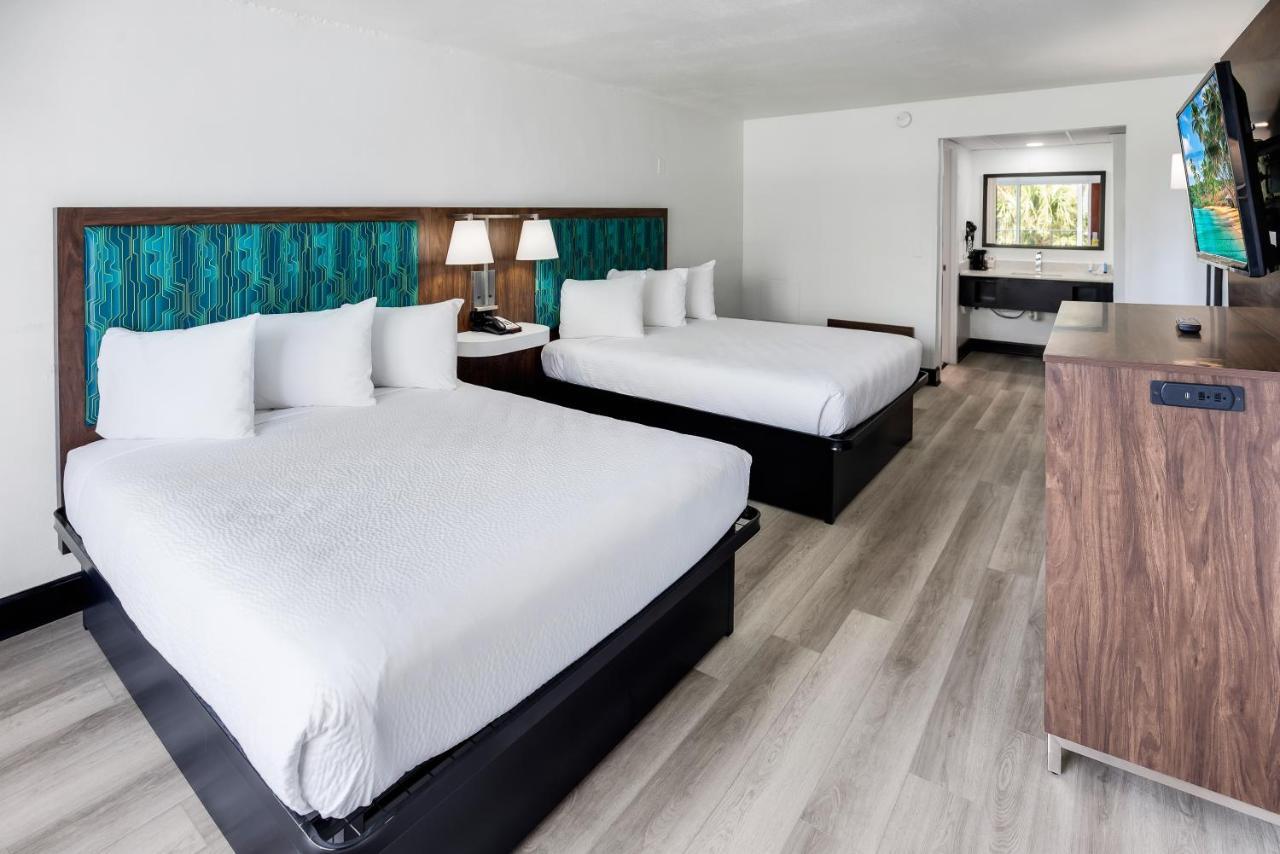 Blu Atlantic Hotel & Suites Миртл-Бич Экстерьер фото